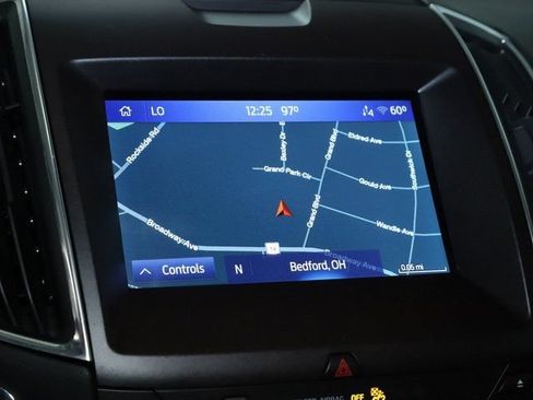 Used 2019 Ford Edge Titanium w/ Equipment Group 301A AWD/4WD image 27