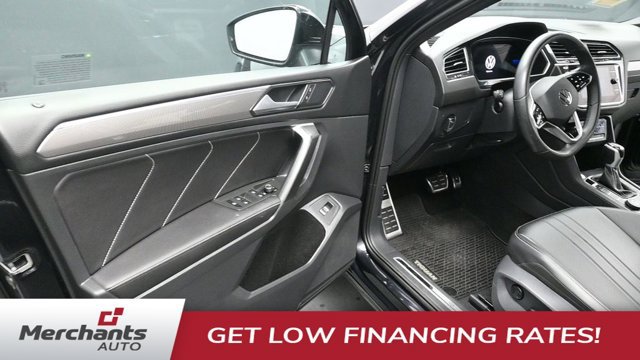 Used 2024 Volkswagen Tiguan SE R-Line AWD/4WD image 24