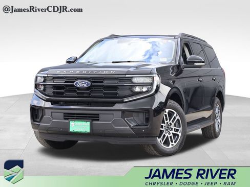 Used 2025 Ford Expedition Active AWD/4WD image 1