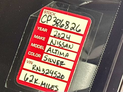 Used 2024 Nissan Altima 2.5 SV FWD image 24