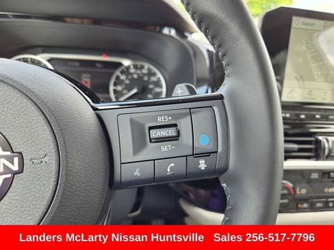 Used 2025 Nissan Pathfinder SL w/ SL Premium Package FWD image 26
