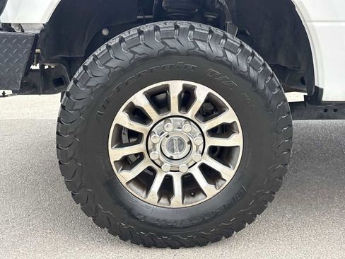 Used 2020 Ford F250 Lariat w/ Lariat Ultimate Package AWD/4WD image 12