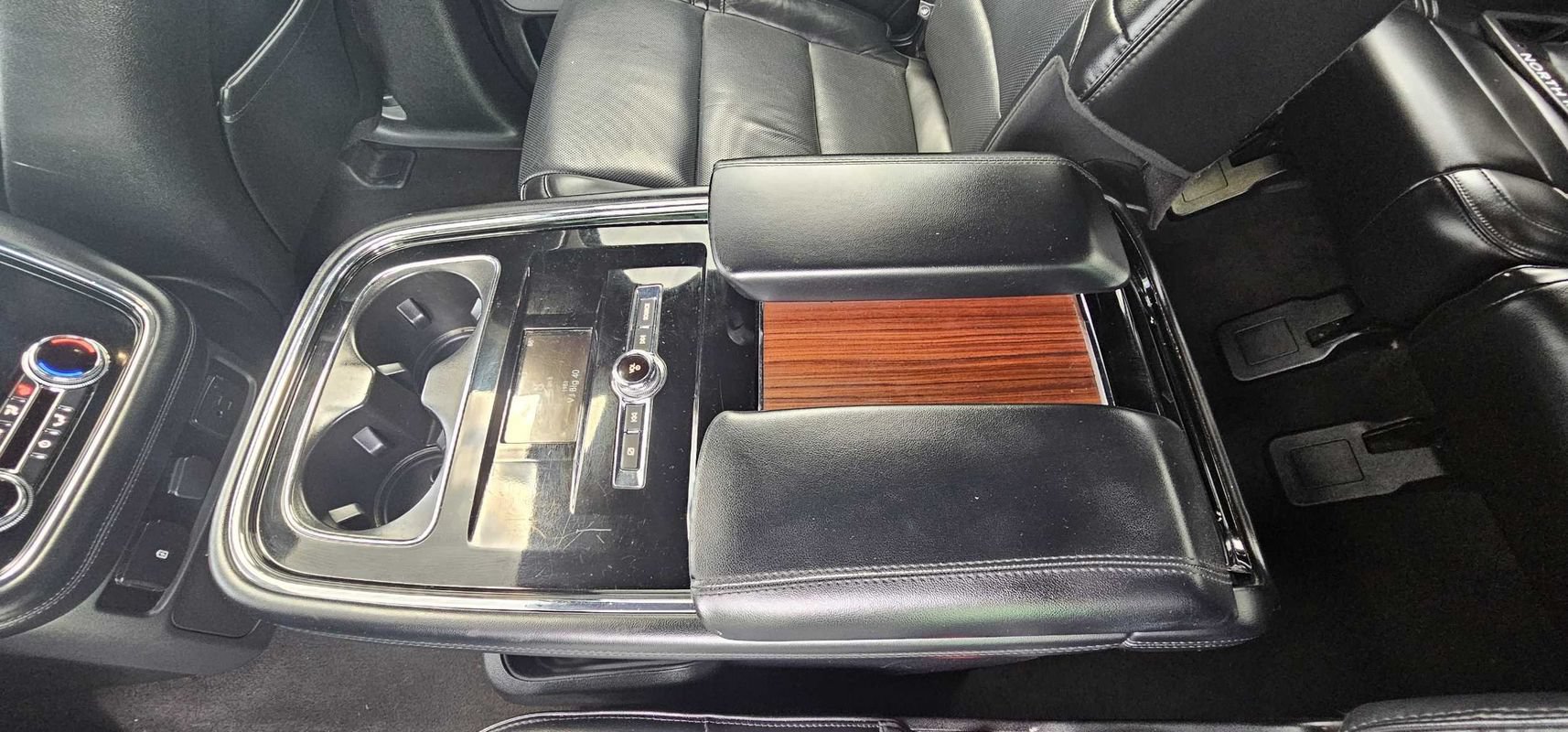 Used 2019 Lincoln Navigator Reserve AWD/4WD image 25