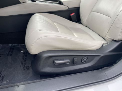 Used 2018 Honda Accord Touring image 17