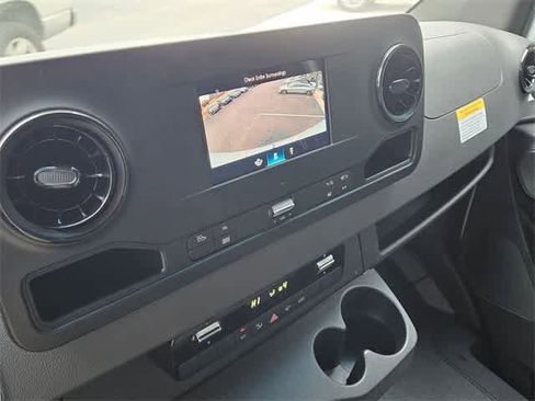 Used 2024 Mercedes-Benz Sprinter 2500 w/ Acoustic Package image 20