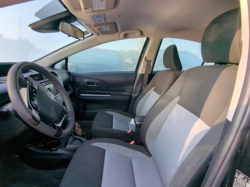 Used 2018 Toyota Prius C Two FWD image 6
