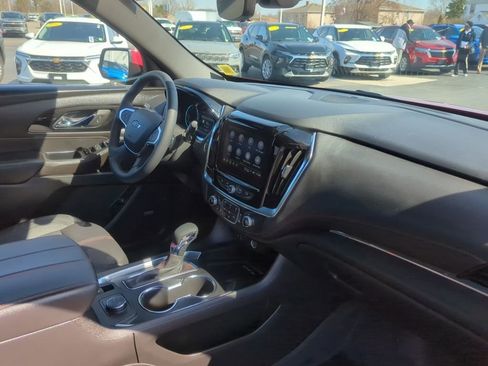 Certified 2023 Chevrolet Traverse RS w/ LPO, Floor Liner Package AWD/4WD image 17