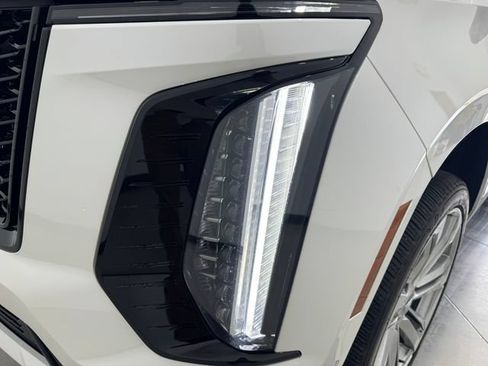 Used 2025 Cadillac Escalade Sport w/ Touring Package AWD/4WD image 34