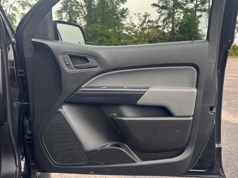 Used 2022 Chevrolet Colorado W/T w/ WT Convenience Package image 16