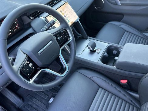 New 2025 Land Rover Discovery Sport S AWD/4WD image 4