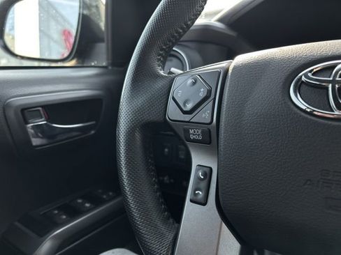 Used 2023 Toyota Tacoma TRD Off-Road w/ Advanced Technology Package AWD/4WD image 33