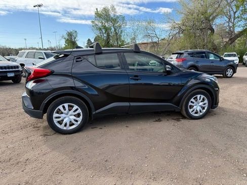Used 2020 Toyota C-HR LE image 7