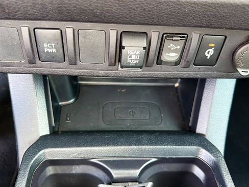 Used 2019 Toyota Tacoma TRD Off-Road AWD/4WD image 28
