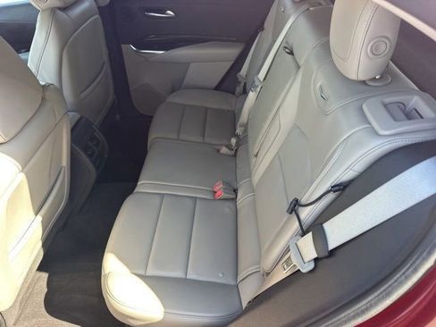 Used 2020 Cadillac XT4 Premium Luxury w/ Technology Package FWD image 9