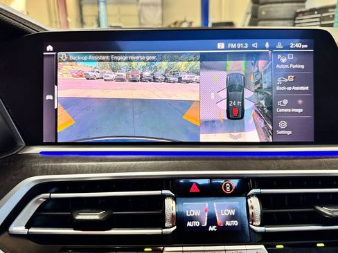 Used 2019 BMW X7 xDrive40i w/ Premium Package AWD/4WD image 39