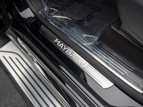 Used 2025 Mercedes-Benz Maybach GLS 600 4MATIC image 19