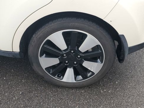 Used 2015 Kia Soul ! w/ Sun & Sound Package image 39