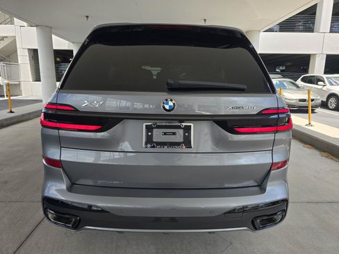 Used 2027 BMW X7 xDrive40i w/ M Sport Package AWD/4WD image 5