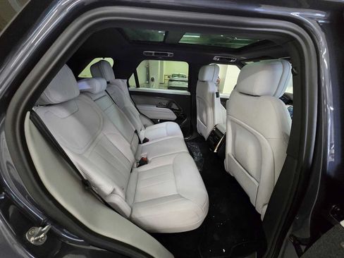 Used 2025 Land Rover Range Rover Sport SE AWD/4WD image 12