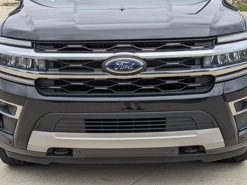 Used 2023 Ford Expedition Max Limited AWD/4WD image 9