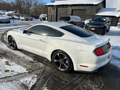 Used 2018 Ford Mustang EcoBoost image 7