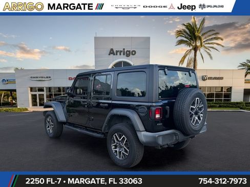 Used 2023 Jeep Wrangler Unlimited Sport AWD/4WD image 5