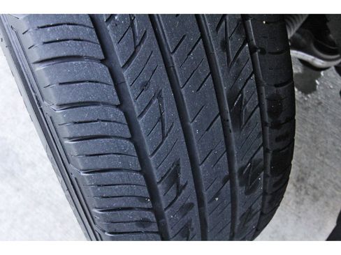 Used 2025 Nissan Pathfinder SL image 37