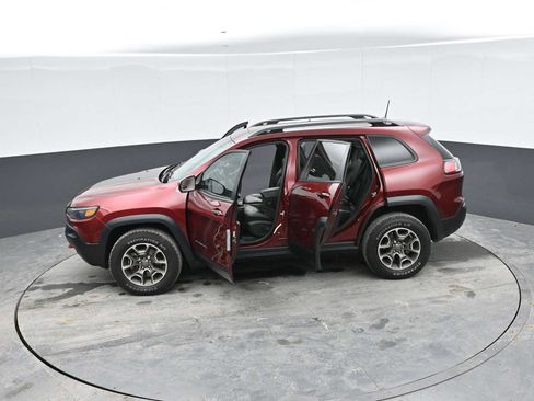 Used 2021 Jeep Cherokee Trailhawk w/ Sun, Sound & Nav Group AWD/4WD image 34
