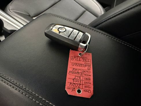 Used 2024 Ford Explorer XLT w/ Equipment Group 202A AWD/4WD image 13