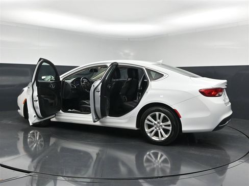 Used 2017 Chrysler 200 Limited Platinum w/ Comfort & Convenience Group FWD image 38