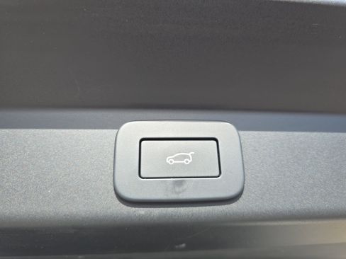 Certified 2025 Land Rover Range Rover Sport Autobiography image 13