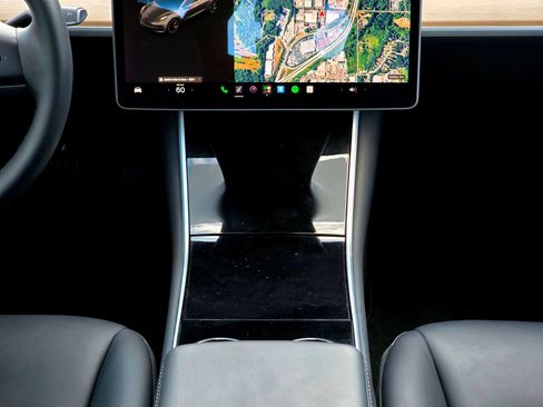 Used 2018 Tesla Model 3 Long Range AWD/4WD image 28