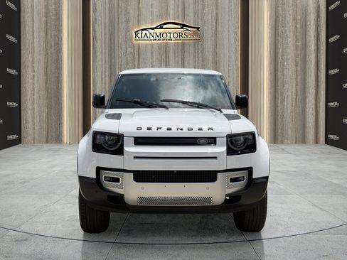Used 2023 Land Rover Defender 90 S image 2