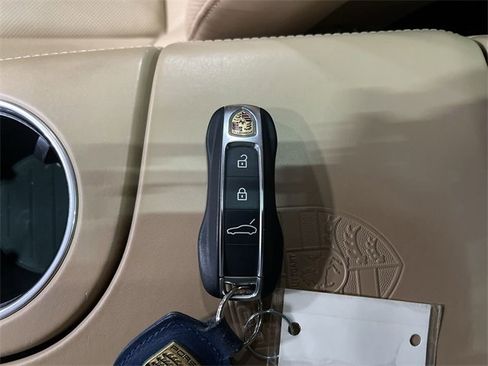Used 2018 Porsche Panamera Turbo S Executive image 33