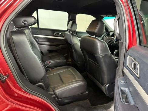 Used 2016 Ford Explorer XLT w/ Equipment Group 202A image 26