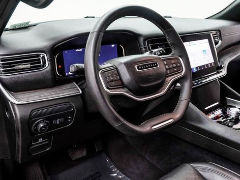 Used 2024 Jeep Wagoneer L Series II image 15