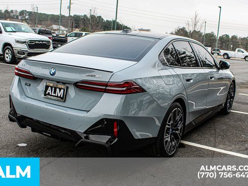 Used 2025 BMW i5 eDrive40i w/ M Sport Package image 6