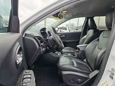 Used 2023 Jeep Cherokee Altitude Lux image 14