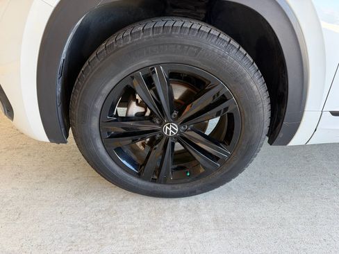 Used 2023 Volkswagen Atlas SEL R-Line AWD/4WD image 31