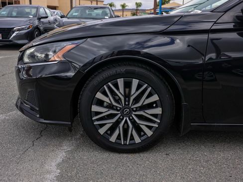 Used 2023 Nissan Altima 2.5 SV image 11