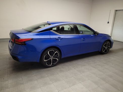 Used 2025 Nissan Altima 2.5 SR FWD image 11