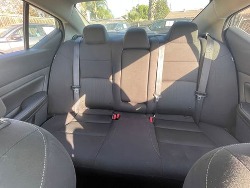 Used 2025 Nissan Altima 2.5 SV FWD image 39