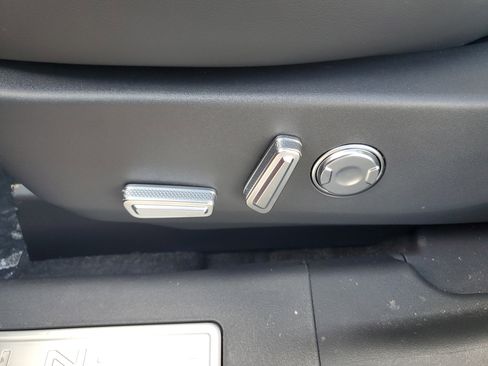 New 2026 Lincoln Nautilus Premier image 11