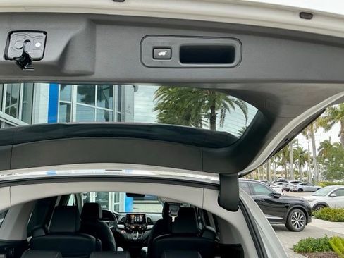 Used 2023 Honda Odyssey EX-L image 12