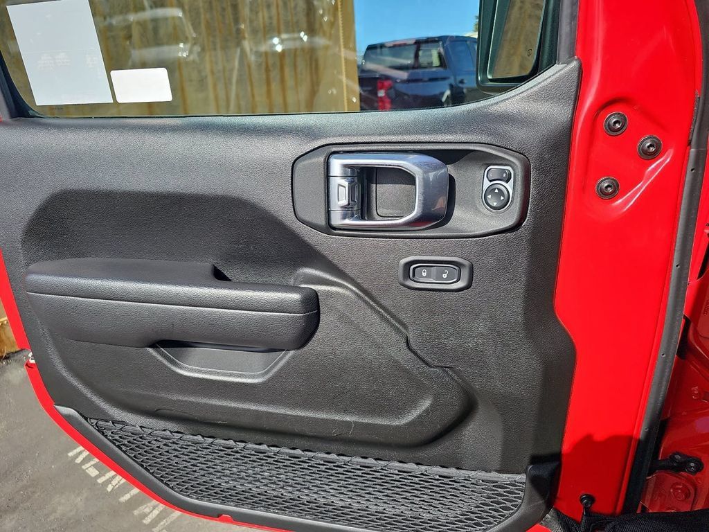 Used 2025 Jeep Wrangler Unlimited Rubicon 4xe w/ Safety Group AWD/4WD image 26