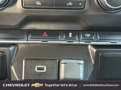Used 2020 Chevrolet Silverado 1500 Custom w/ Infotainment Package RWD image 21