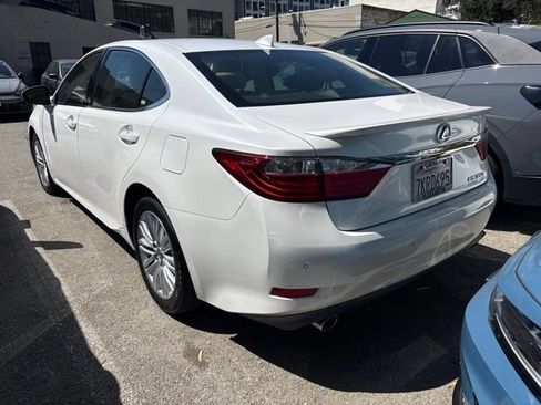 Used 2015 Lexus ES 350 w/ Premium Package FWD image 5