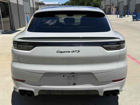 Used 2022 Porsche Cayenne GTS AWD/4WD image 3