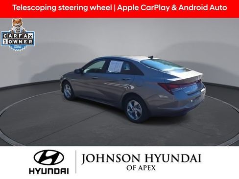 Certified 2023 Hyundai Elantra SE image 7