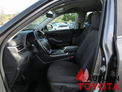 Certified 2024 Toyota Highlander LE image 11